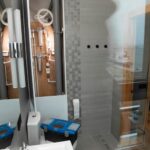 Ghid practic pentru înlocuirea băii vechi cu cabină de duș